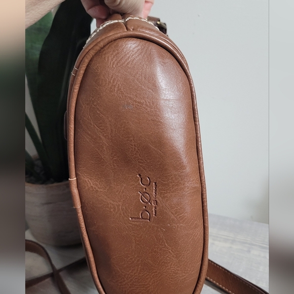 B.O.C. Born Concepts Womens Ambern Faux Leather Crossbody Handbag - Picture 4 of 13